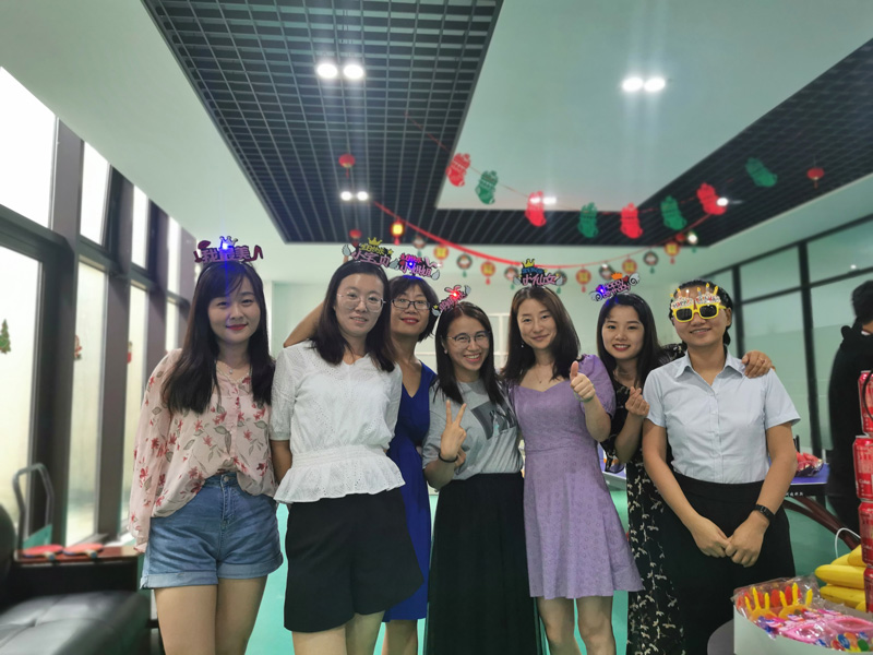 八月集體生日會 | 與久違的祝?；馃嵯嘧?  src="/uploads/allimg/210903/1-210Z3142306314.jpg" /></p>
<p><img alt=