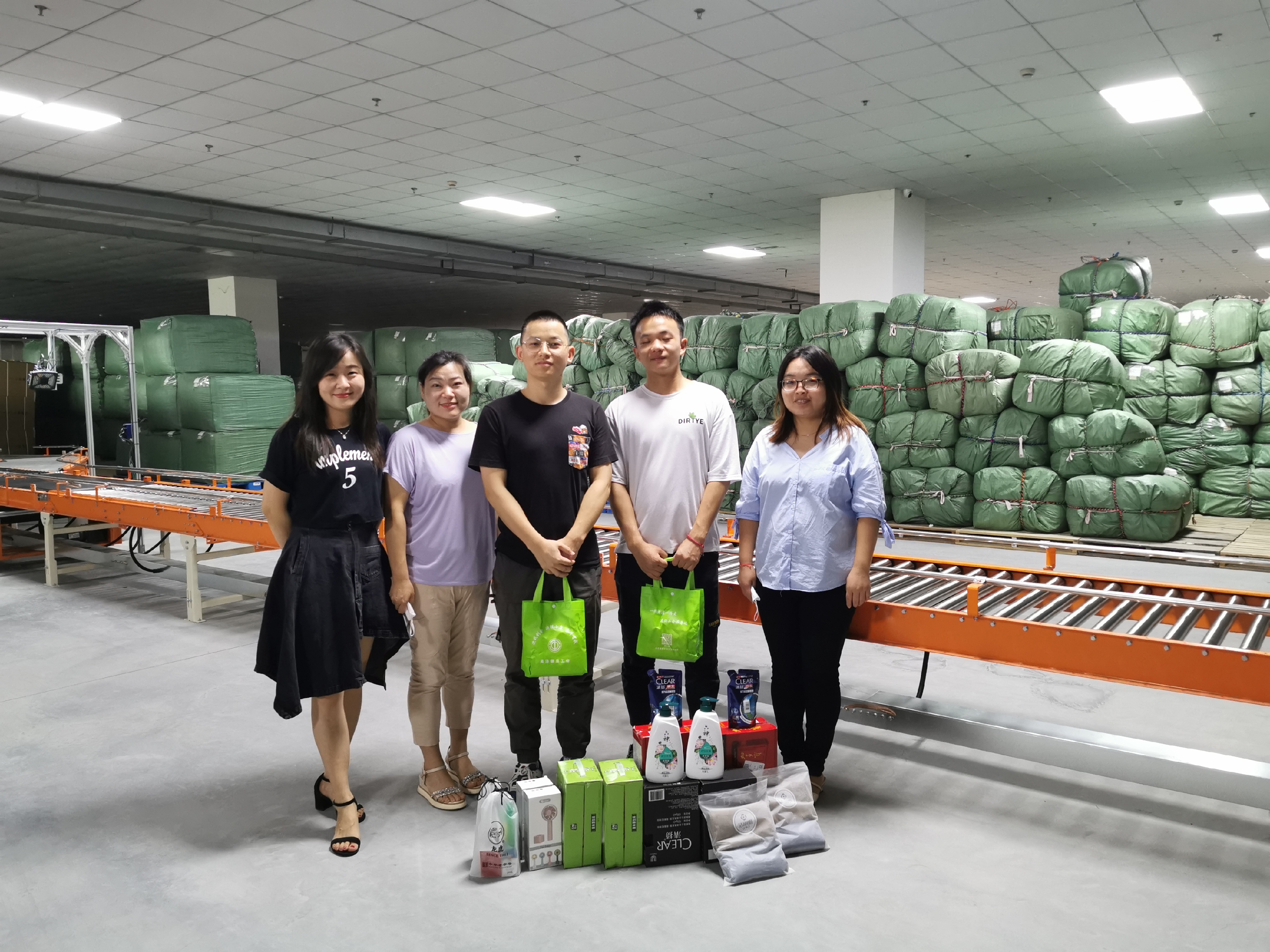 關(guān)愛職工 · 夏送清涼 | 寶開工會赴一線送清涼，致敬高溫下的堅(jiān)守