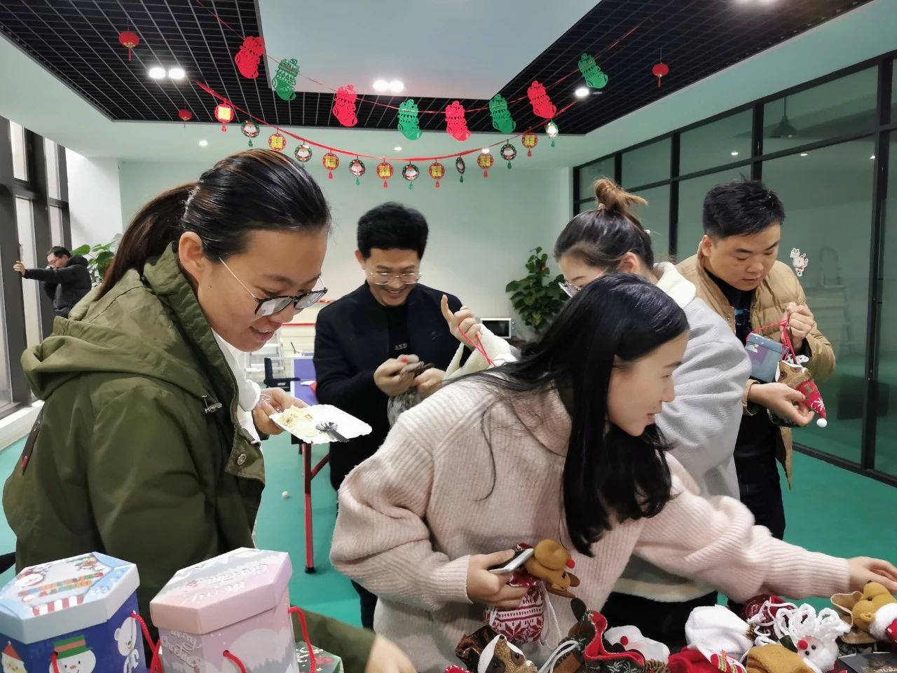 圣誕主題生日趴 | 濃情暖意平安夜，誕愿有你共前行