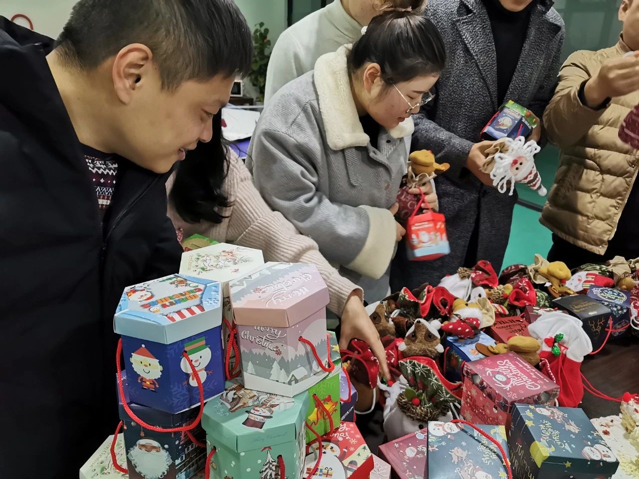 圣誕主題生日趴 | 濃情暖意平安夜，誕愿有你共前行