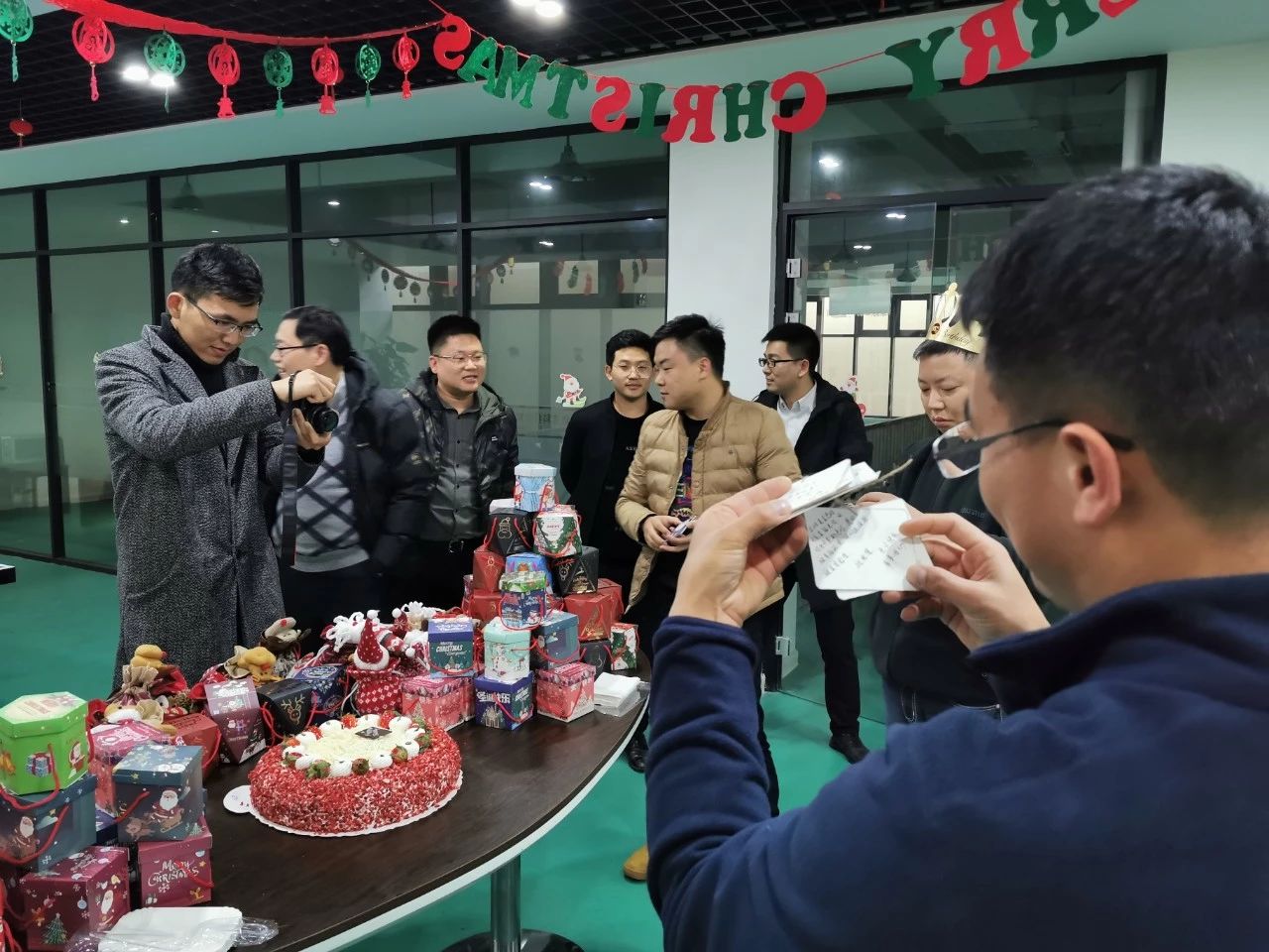 圣誕主題生日趴 | 濃情暖意平安夜，誕愿有你共前行
