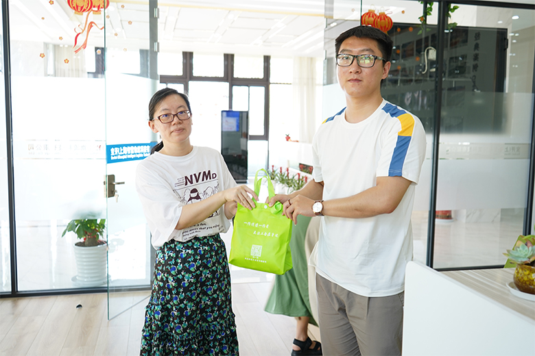 夏送清涼，情系一線｜致高溫下堅守崗位的一線員工