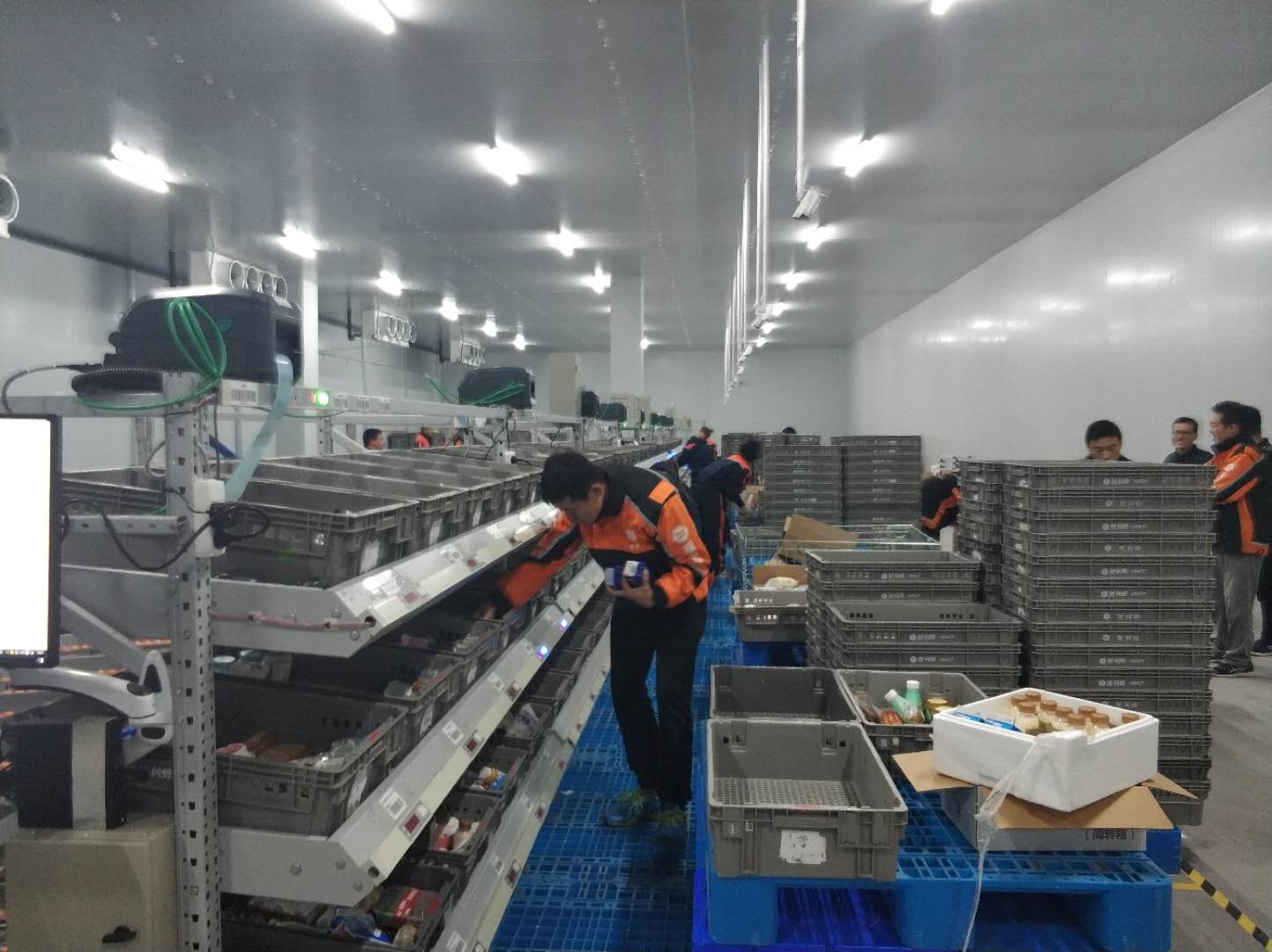 現(xiàn)場報道 | 便利蜂北京倉常溫庫、冷藏庫項目完美收官
