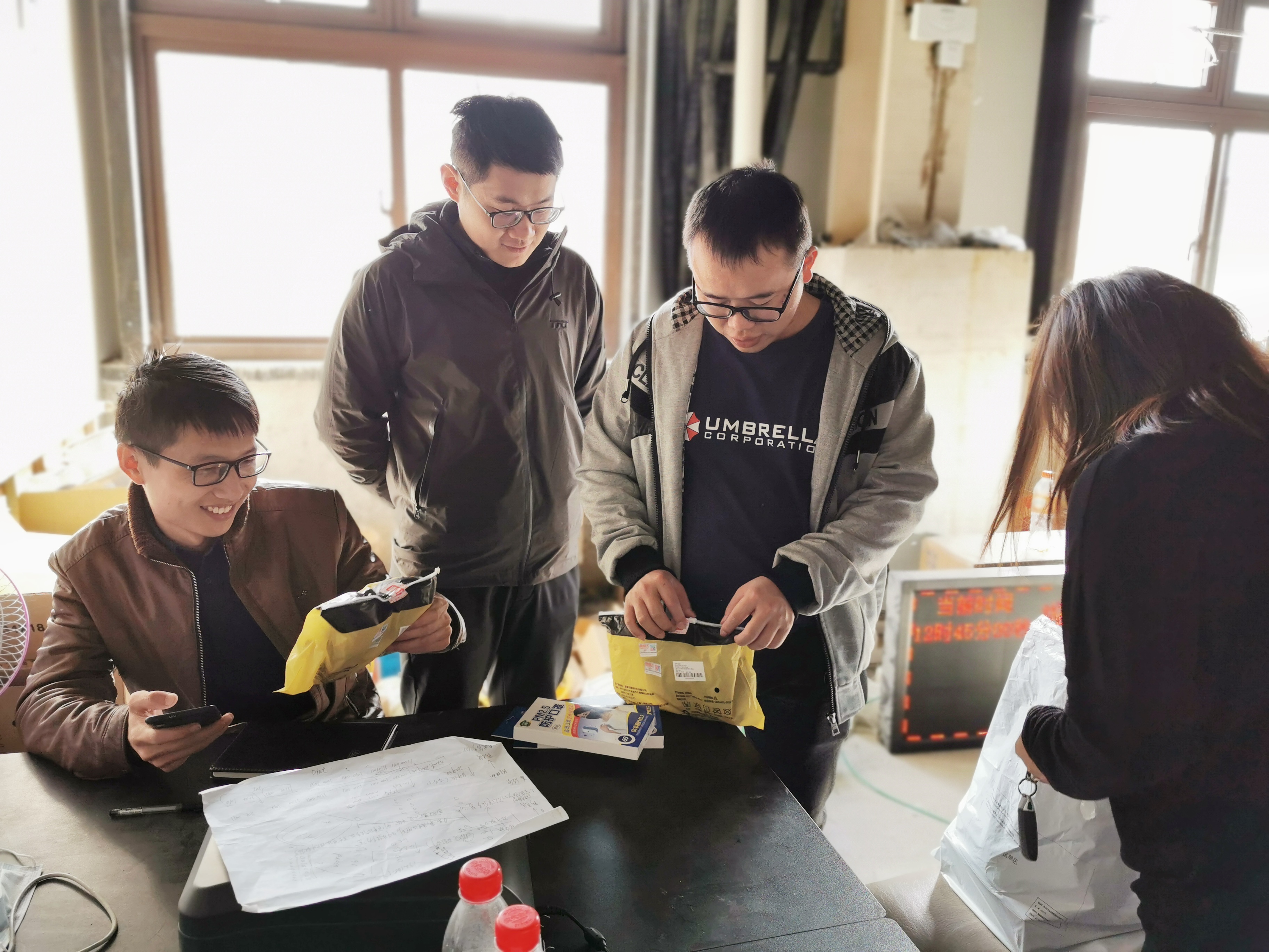 11月中旬，寶開工會組織開展“走一線、送溫暖”關(guān)愛員工暖冬行動。